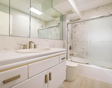 2121 N Ocean Boulevard - Photo Thumbnail 12