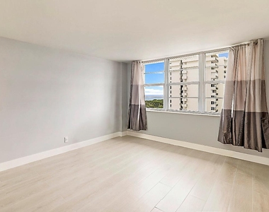 2121 N Ocean Boulevard - Photo Thumbnail 9