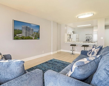 2121 N Ocean Boulevard - Photo Thumbnail 6