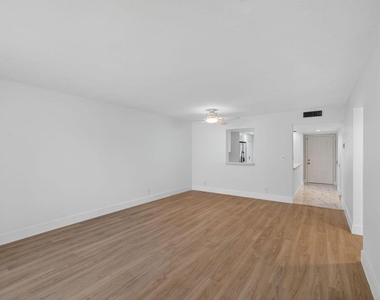 14375 Strathmore Lane - Photo Thumbnail 26