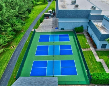14375 Strathmore Lane - Photo Thumbnail 83