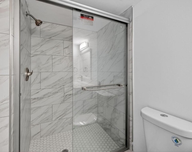 14375 Strathmore Lane - Photo Thumbnail 17
