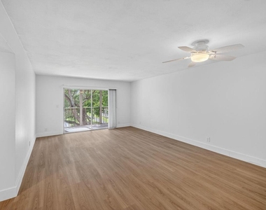 14375 Strathmore Lane - Photo Thumbnail 21