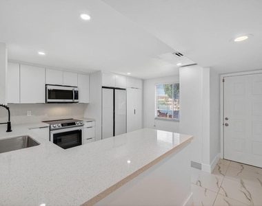 14375 Strathmore Lane - Photo Thumbnail 1