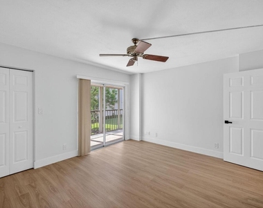 14375 Strathmore Lane - Photo Thumbnail 28