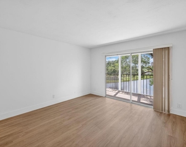 14375 Strathmore Lane - Photo Thumbnail 31