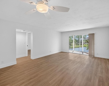 14375 Strathmore Lane - Photo Thumbnail 23