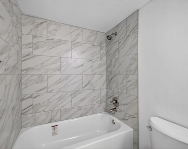 14375 Strathmore Lane - Photo Thumbnail 18