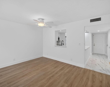 14375 Strathmore Lane - Photo Thumbnail 27