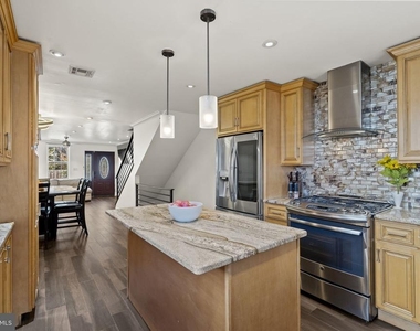 2006 Ellsworth Street - Photo Thumbnail 9