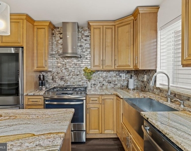 2006 Ellsworth Street - Photo Thumbnail 8