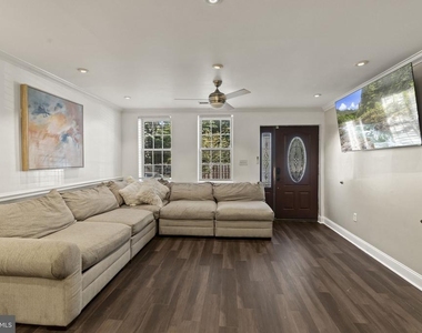 2006 Ellsworth Street - Photo Thumbnail 5
