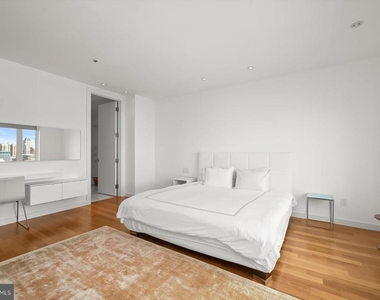 100 Harborview Drive - Photo Thumbnail 58