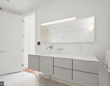 100 Harborview Drive - Photo Thumbnail 61