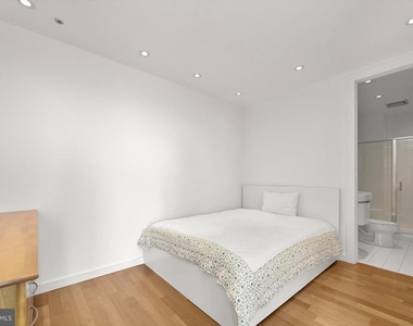 100 Harborview Drive - Photo Thumbnail 37