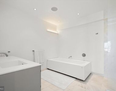 100 Harborview Drive - Photo Thumbnail 59