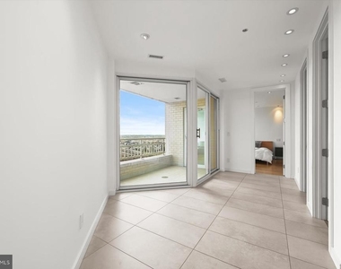 100 Harborview Drive - Photo Thumbnail 28