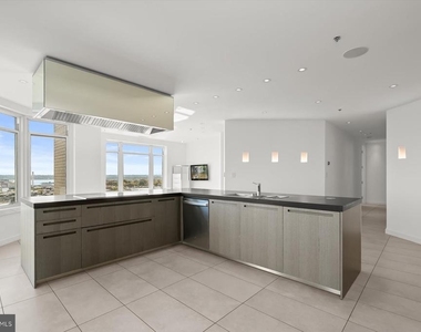 100 Harborview Drive - Photo Thumbnail 21