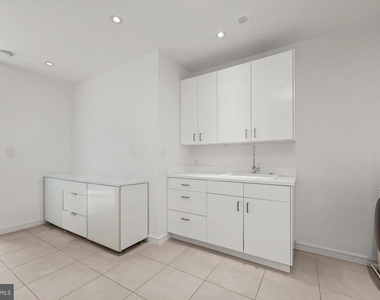 100 Harborview Drive - Photo Thumbnail 36