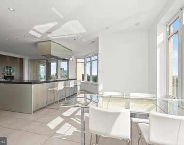 100 Harborview Drive - Photo Thumbnail 27
