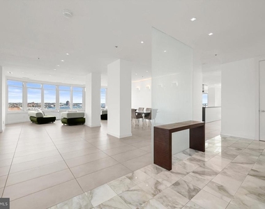 100 Harborview Drive - Photo Thumbnail 3