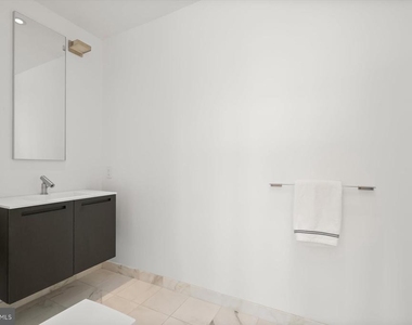 100 Harborview Drive - Photo Thumbnail 47