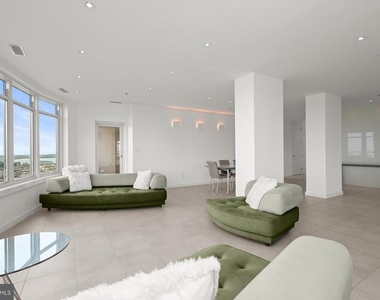100 Harborview Drive - Photo Thumbnail 14