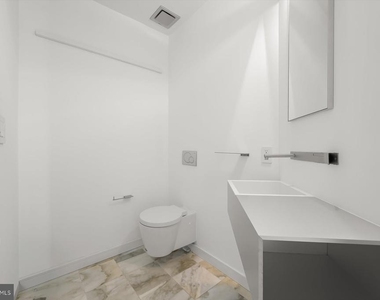100 Harborview Drive - Photo Thumbnail 18