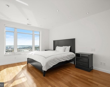 100 Harborview Drive - Photo Thumbnail 43