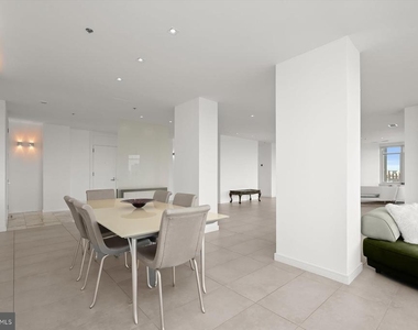 100 Harborview Drive - Photo Thumbnail 15