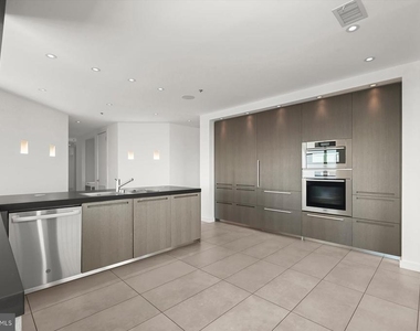 100 Harborview Drive - Photo Thumbnail 22