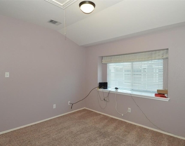 1900 Scofield Ridge Pkwy - Photo Thumbnail 18
