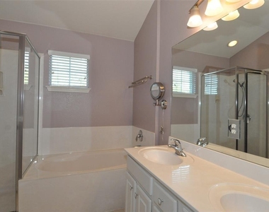 1900 Scofield Ridge Pkwy - Photo Thumbnail 14