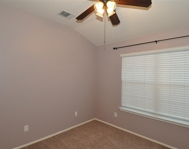 1900 Scofield Ridge Pkwy - Photo Thumbnail 10