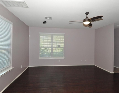 1900 Scofield Ridge Pkwy - Photo Thumbnail 6