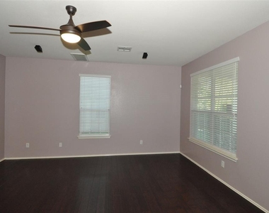 1900 Scofield Ridge Pkwy - Photo Thumbnail 5