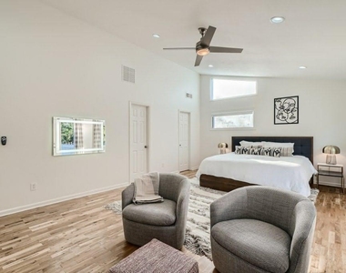 4438 Glengary Drive Ne - Photo Thumbnail 8