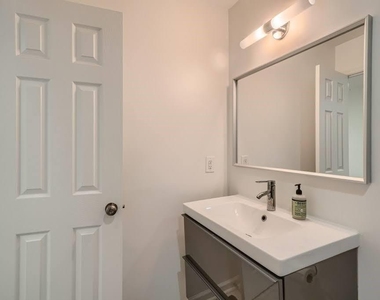 4438 Glengary Drive Ne - Photo Thumbnail 14