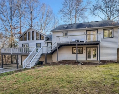 4438 Glengary Drive Ne - Photo Thumbnail 25