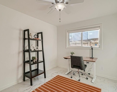 4438 Glengary Drive Ne - Photo Thumbnail 18