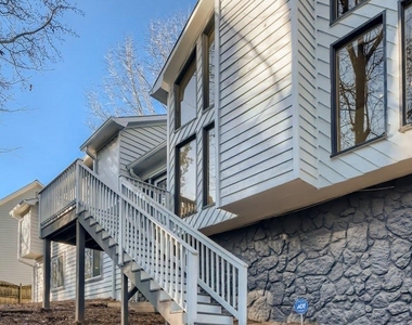 4438 Glengary Drive Ne - Photo Thumbnail 27