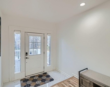 4438 Glengary Drive Ne - Photo Thumbnail 21