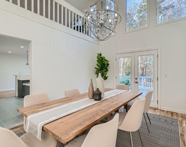 4438 Glengary Drive Ne - Photo Thumbnail 2