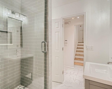 4438 Glengary Drive Ne - Photo Thumbnail 20