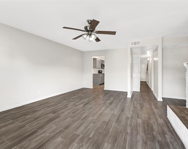 6358 Creekbend Drive - Photo Thumbnail 11