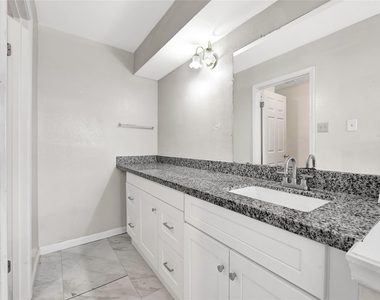 6358 Creekbend Drive - Photo Thumbnail 14