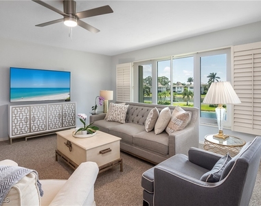 105 Georgetown Boulevard - Photo Thumbnail 8