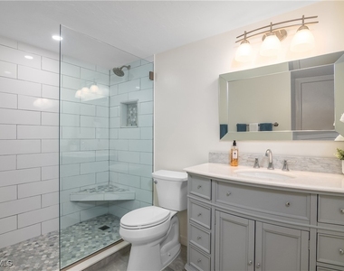 105 Georgetown Boulevard - Photo Thumbnail 16