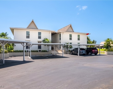 105 Georgetown Boulevard - Photo Thumbnail 24