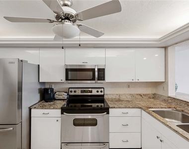 601 Seaview Court - Photo Thumbnail 8